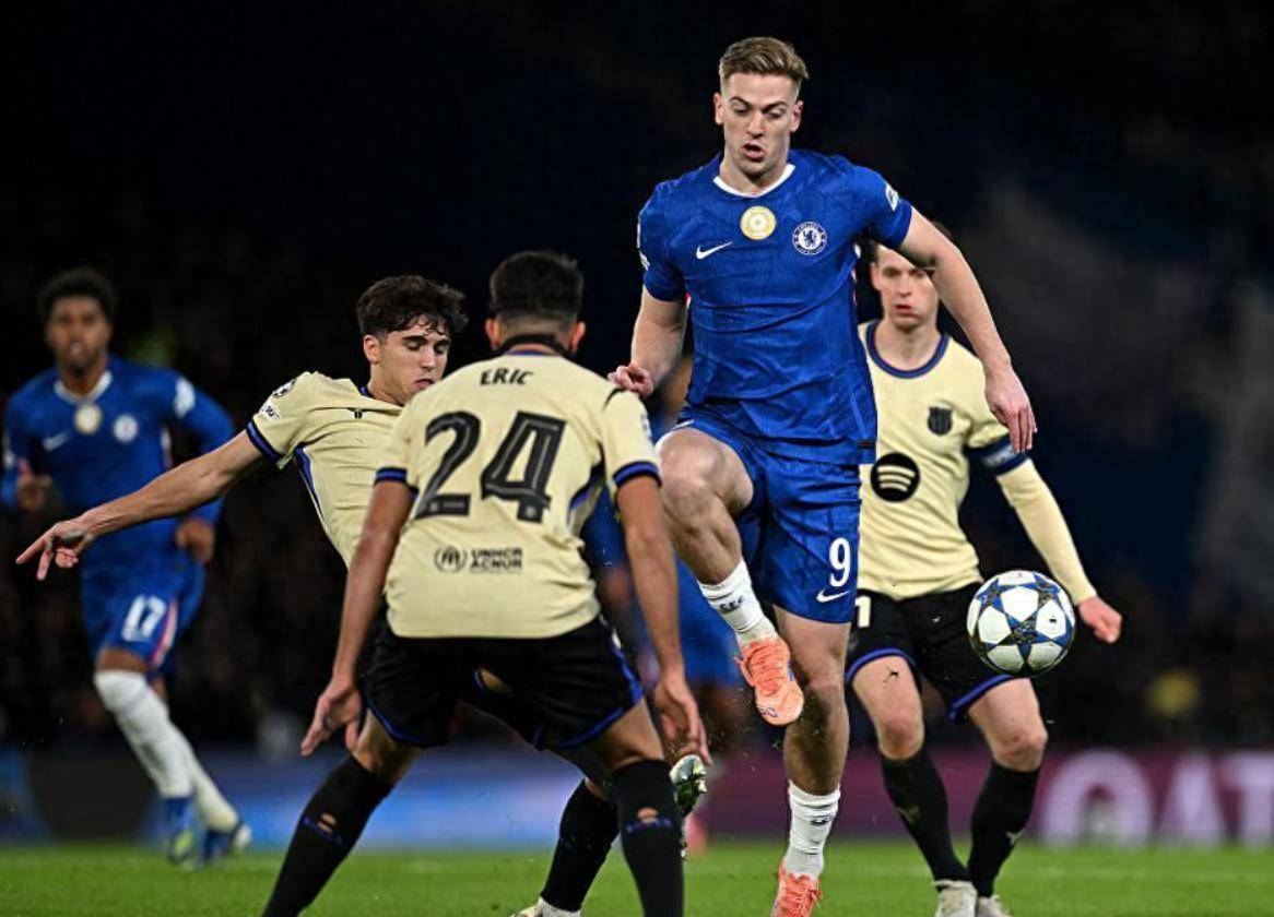 开云官网-切尔西客场遭遇惨败，遭遇连败