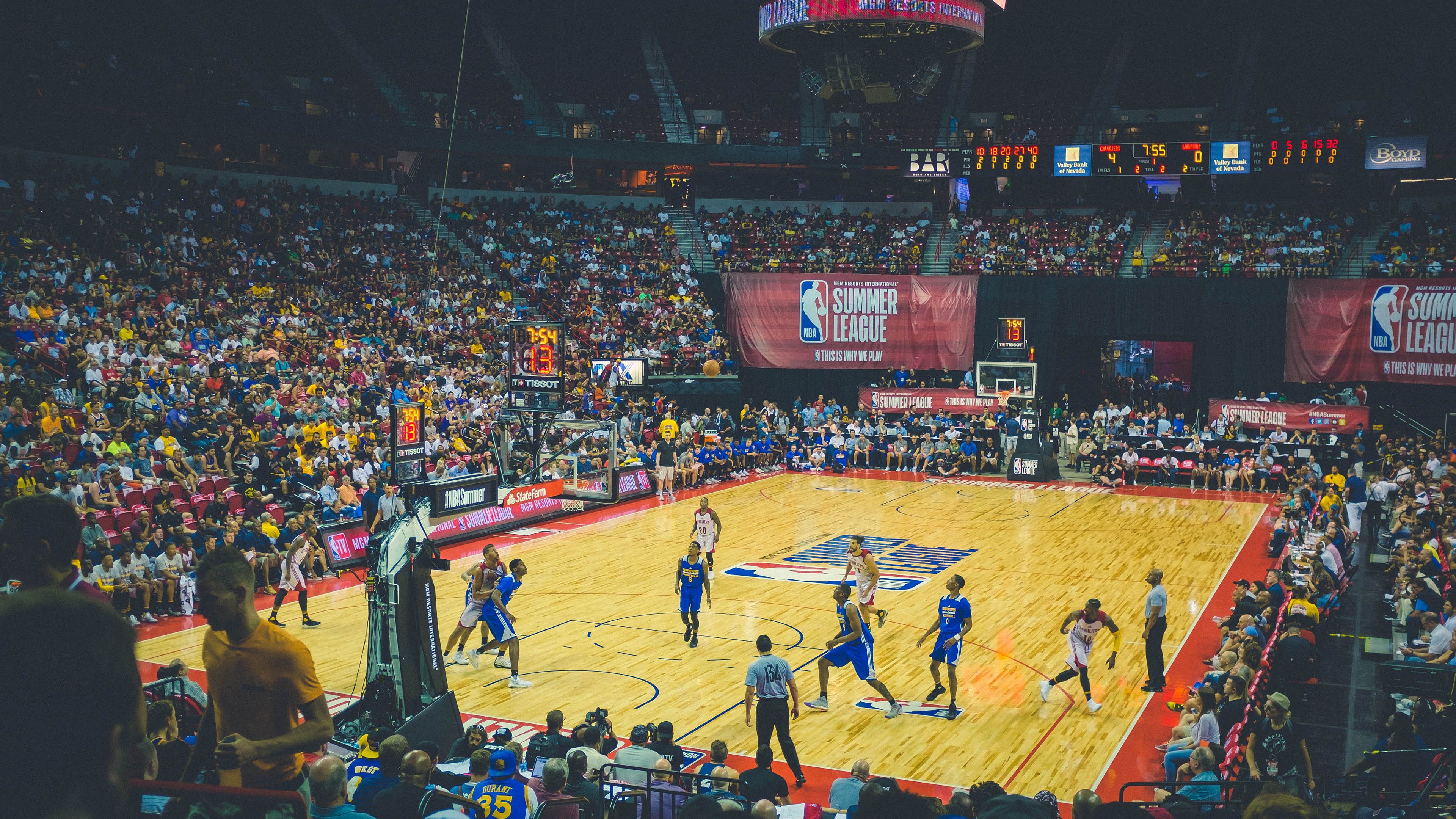 西决生死战之夜，霍勒迪的压制级表演如何改写历史