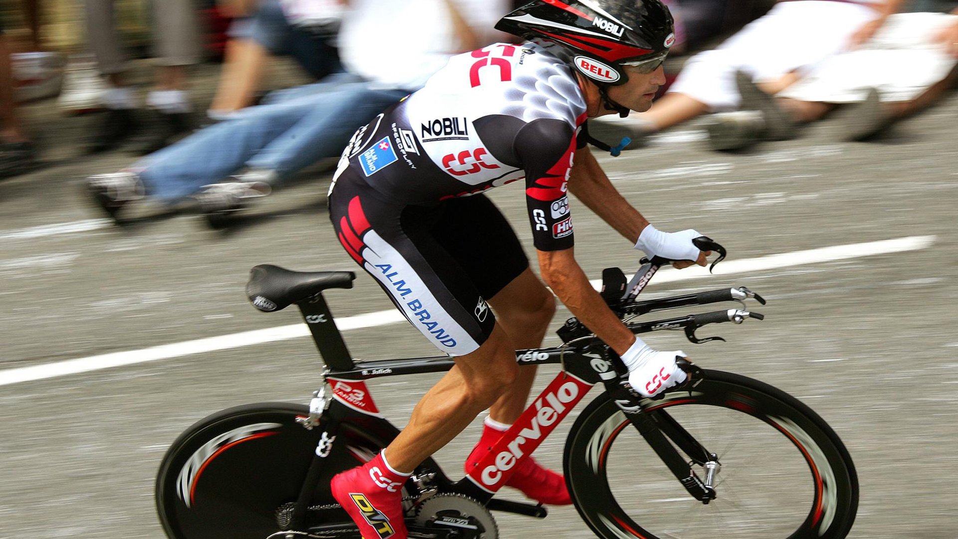 塔图姆关键战不手软，雄鹿横扫国王，双雄争霸背后的战术密码