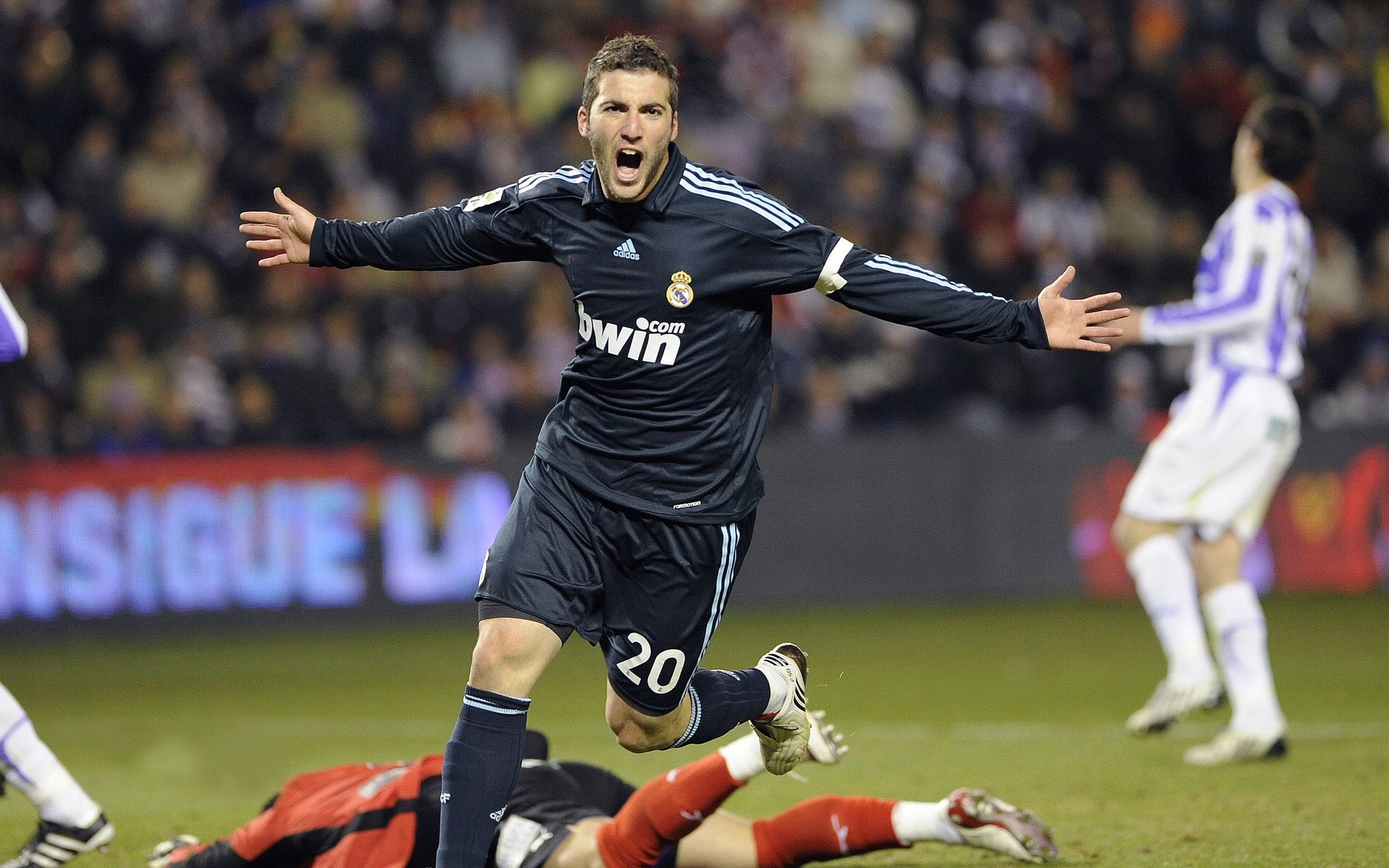 奥恰洛夫独木难支，葡萄牙军团横扫奥地利挺进下一轮